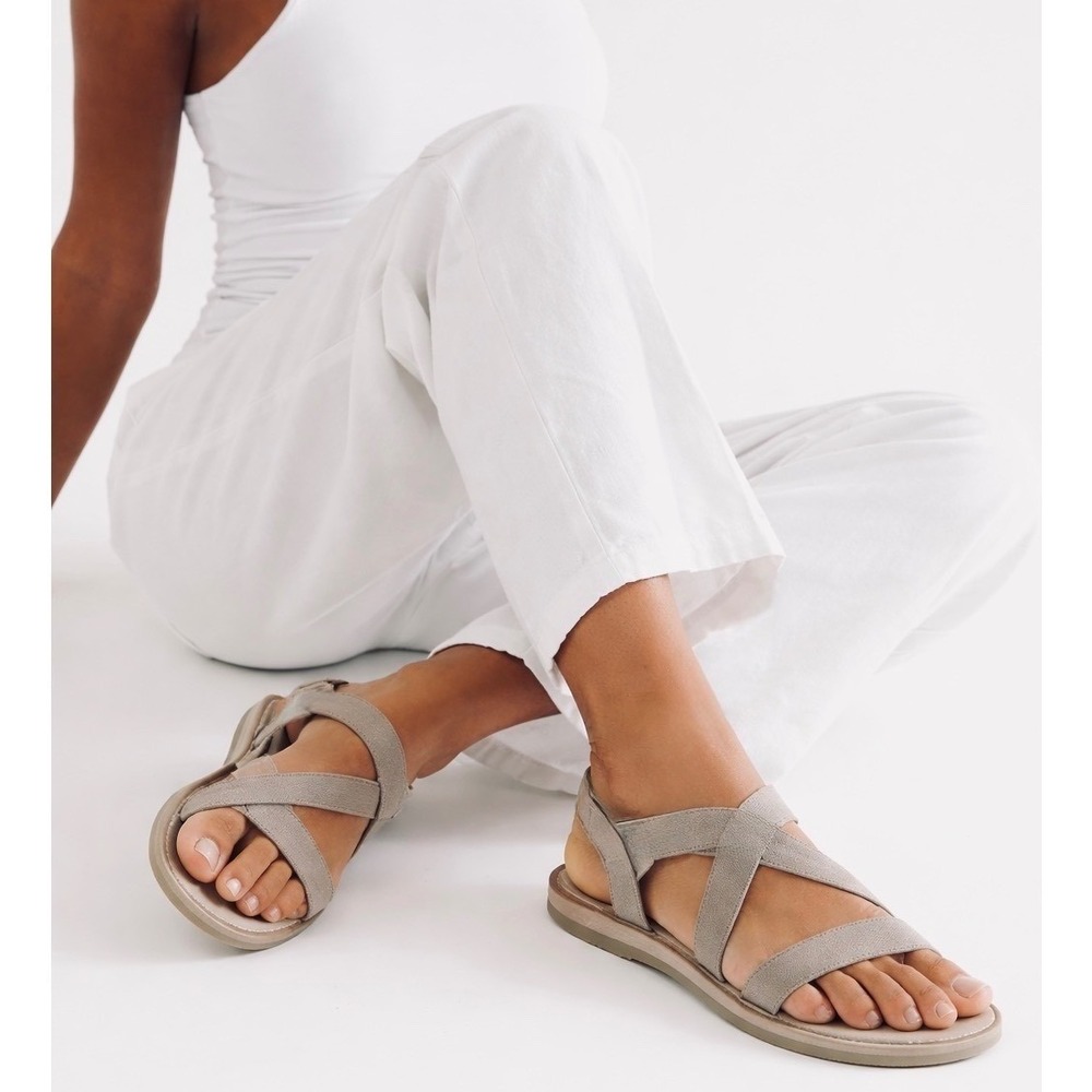 Mootsies Tootsies Beige/Tan Casual Crossover Sandals